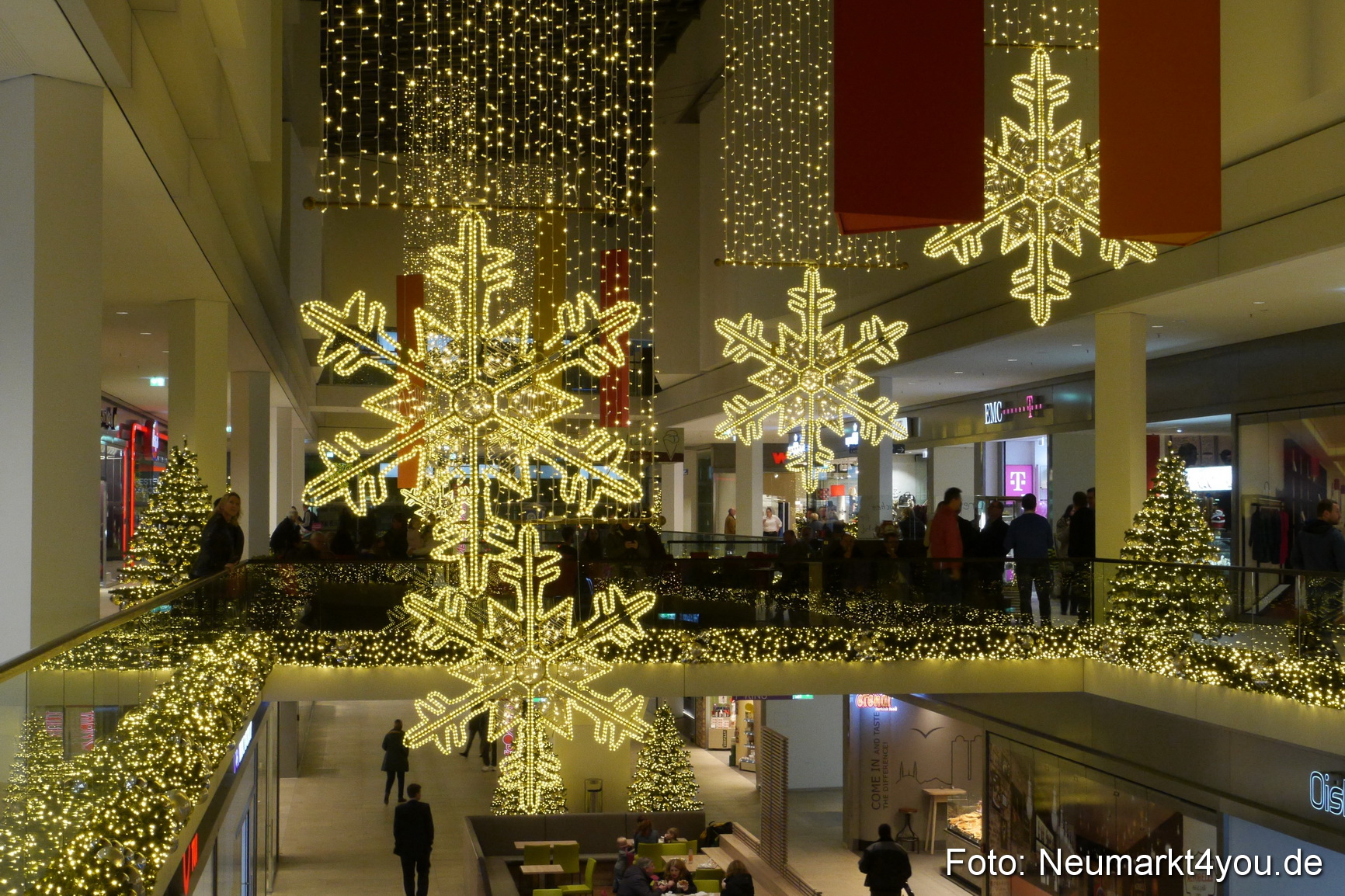 NeuerMarkt Weihnachtsbeleuchtung 271115 0006